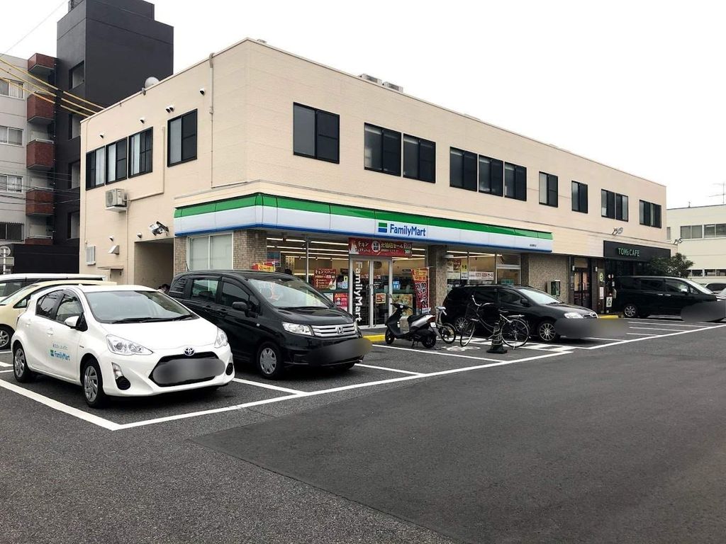 コンビニ　ファミリーマート新長喜町店（コンビニ）まで650m