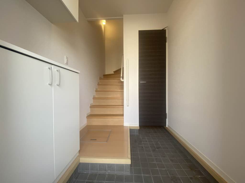 建物外観　駐車場