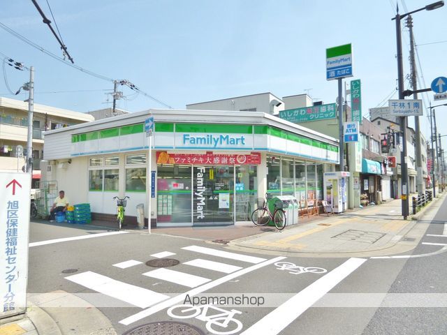 コンビニ　ファミリーマート（コンビニ）まで399m