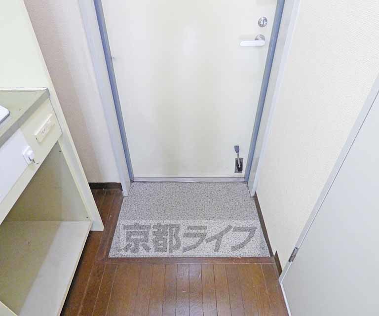 玄関　広々とした玄関です。