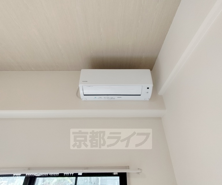 洗面設備　綺麗な洗面台です。