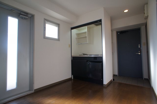 居室・リビング　広々としたキッチンスペースです