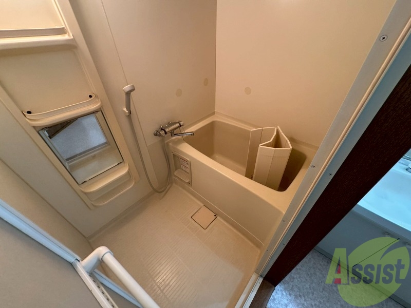 バス・シャワールーム　ユニットバスです。疲れを癒すのに欠かせませんね！