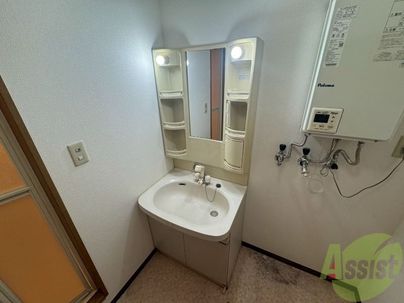 洗面設備　こちらに洗面台があります。朝の洗顔はこちらで。