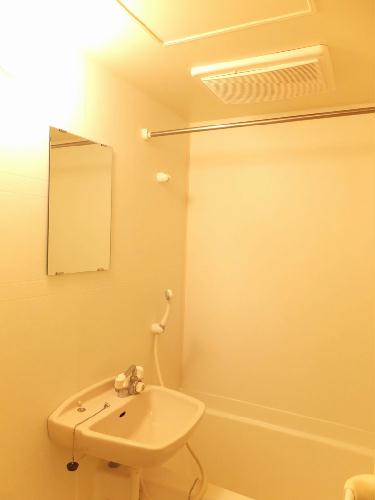 バス・シャワールーム　浴室乾燥付です♪