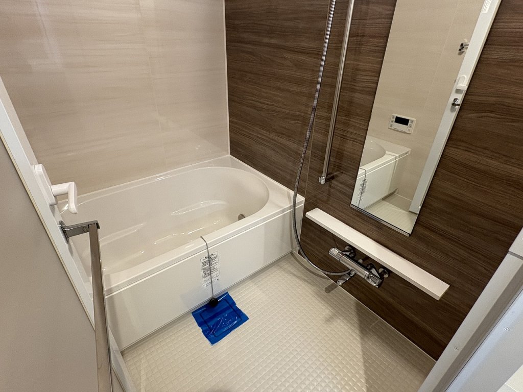 バス・シャワールーム　追焚き機能付きバスルーム