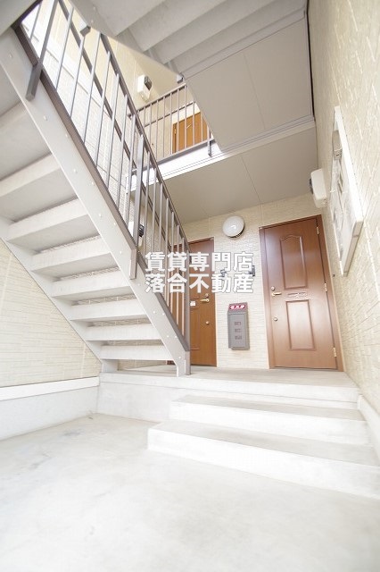 エントランス　清潔感あります♪