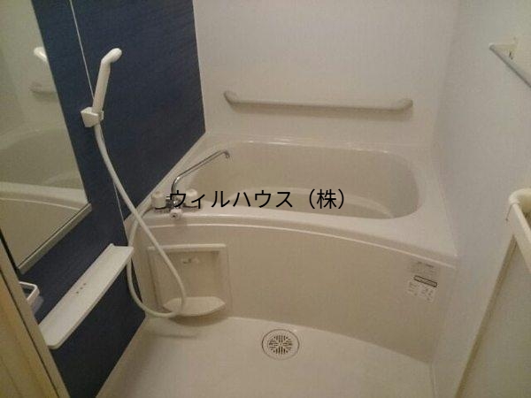 バス・シャワールーム　浴室乾燥機付き！
