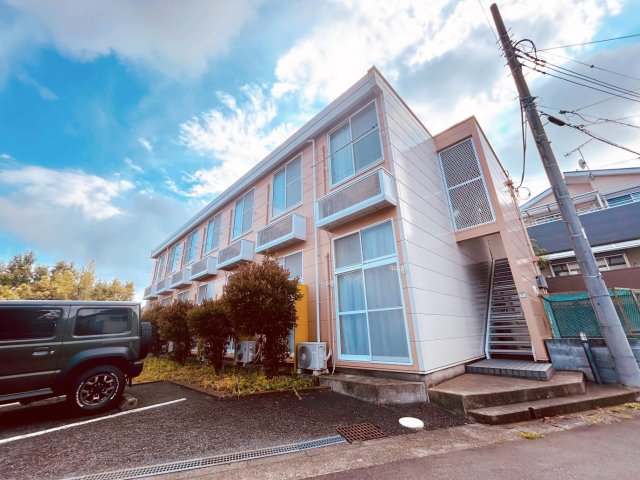 建物外観　通風良好！青空も下快適に過ごせます！