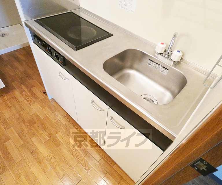 キッチン　ＩＨコンロ付きです。