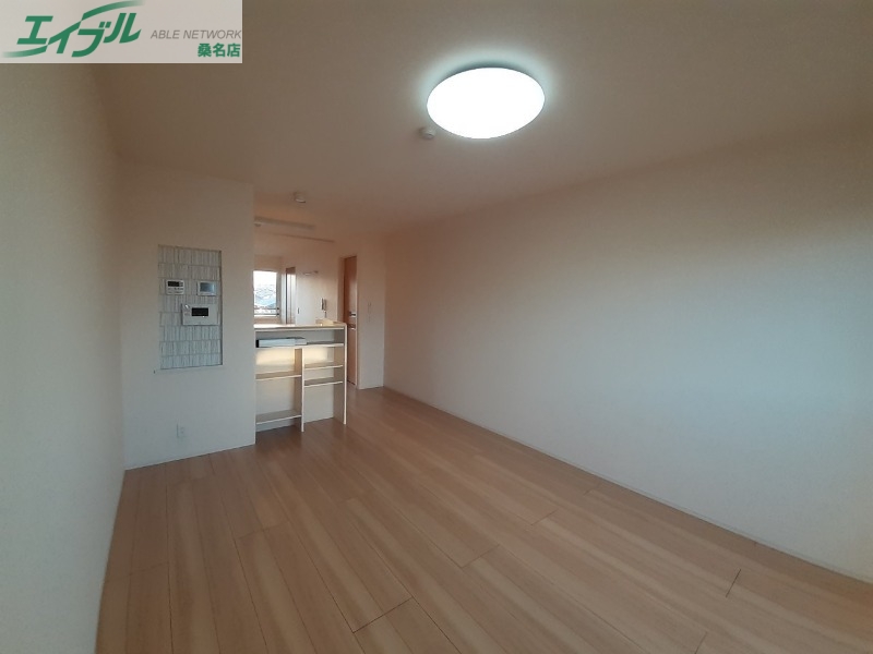 居室・リビング　同型参考写真