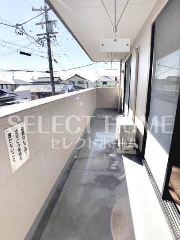 バルコニー　同型タイプお洗濯にも便利なバルコニー付き