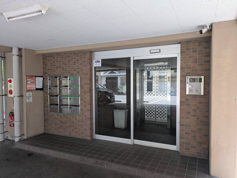 エントランス　エントランス