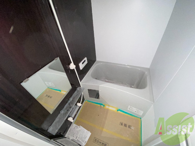 バス・シャワールーム　シンプルなデザインの浴室です。いかがですか。