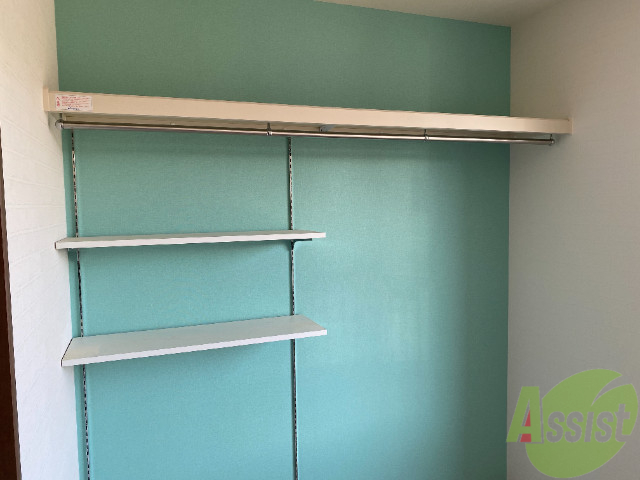 収納　こちらがクローゼットです。洋服を掛けられます。