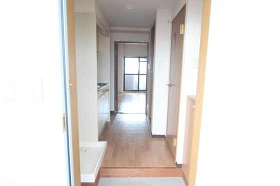 玄関　※別部屋の写真です