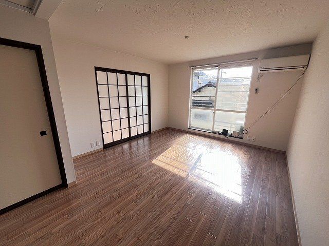ランドパーク東手城の居間写真