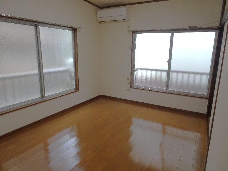 居室・リビング　2面採光で開放感のある洋室6帖