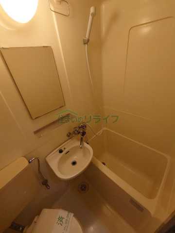 バス・シャワールーム　別部屋の参考写真です。