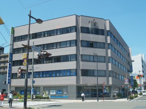 銀行　七十七銀行泉中央支店（銀行）まで563m