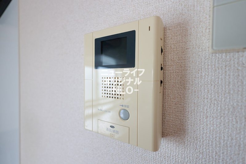セキュリティ　事前に訪問者を目視できるモニタ付ドアホン☆