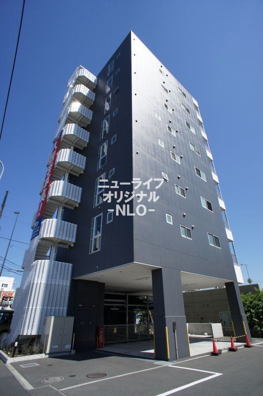 建物外観　鉄骨構造マンション☆最上階角部屋を募集中です！