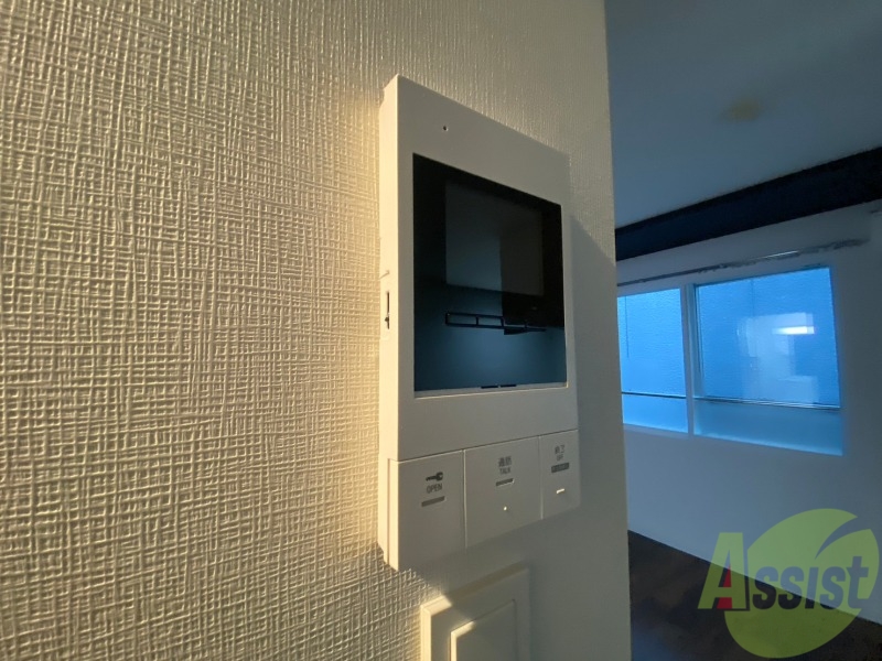 セキュリティ　ＴＶモニター付インターホンです。来客者の顔が見えるので安心！