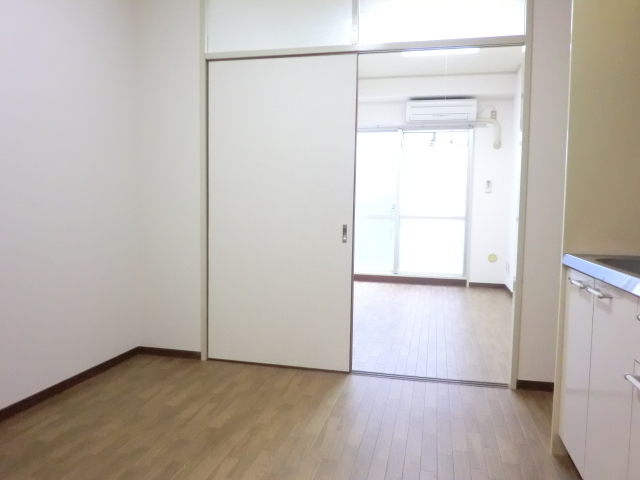 居室・リビング　広くて綺麗なお部屋です。