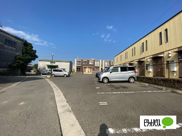 駐車場　駐車場