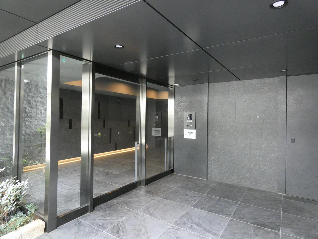 エントランス　エントランス