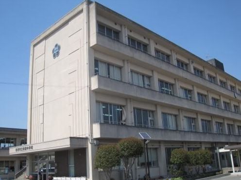 中学校　防府市立右田中学校（中学校）まで2932m