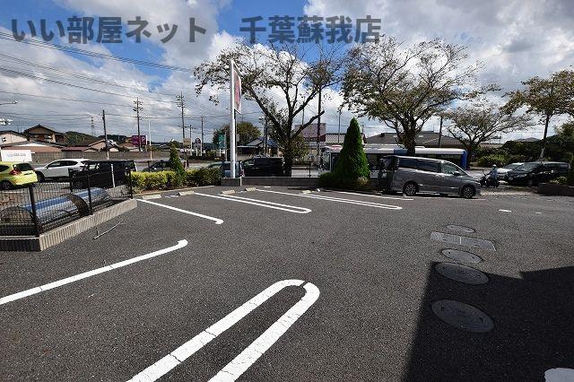 駐車場　駐車スペースもあります