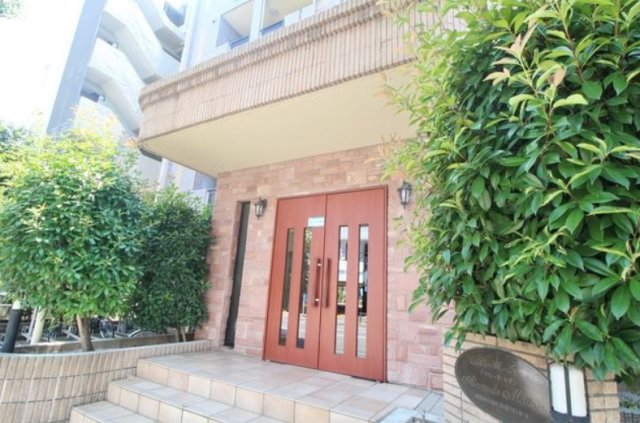 エントランス　【人気！WIC完備たっぷり収納！！】お問い合わせはお早めに♪