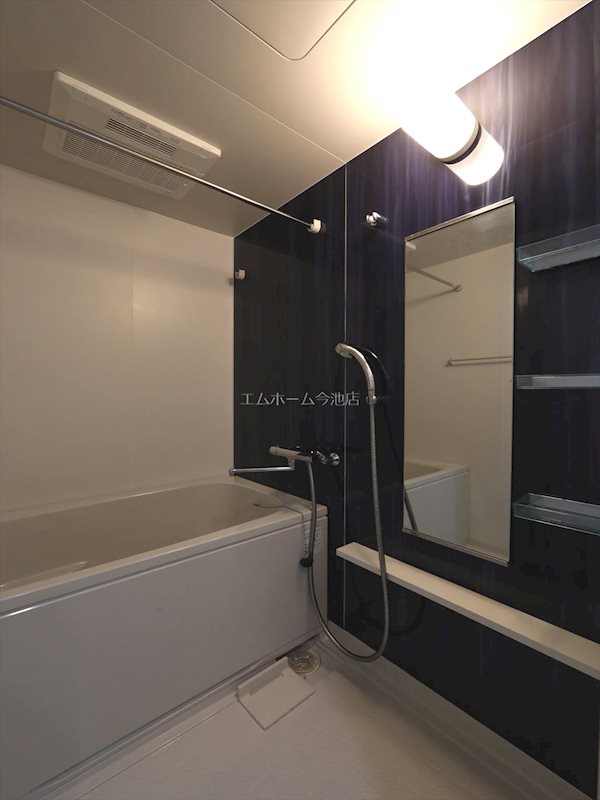 バス・シャワールーム　バスルーム　浴室暖房乾燥機付