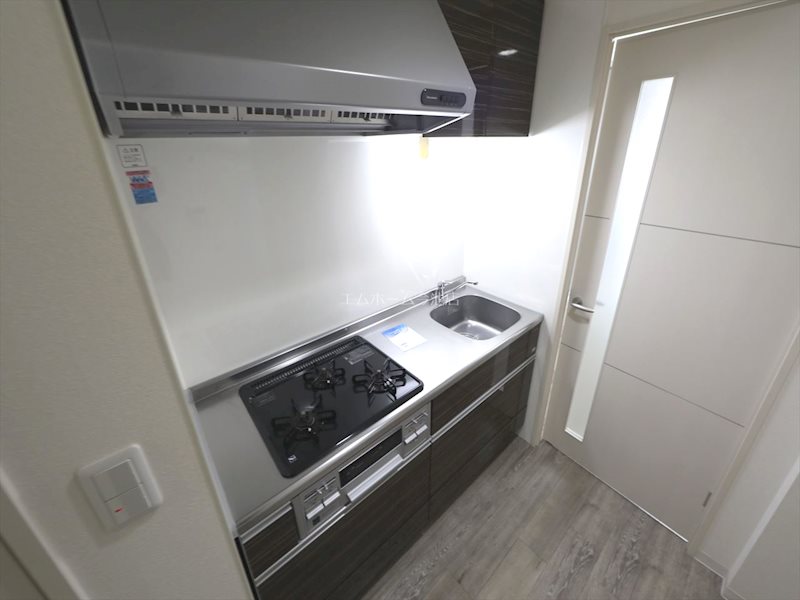 キッチン　システムキッチン（ガス3口コンログリル付）