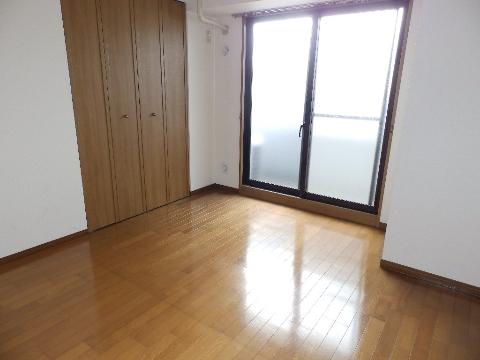 居室・リビング　室内