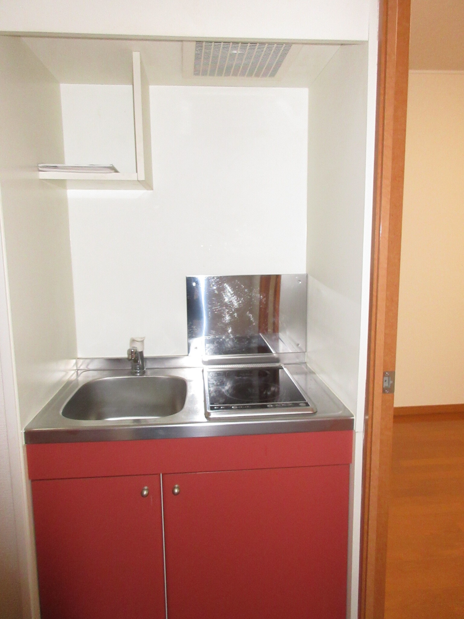 キッチン　別のお部屋の写真となります