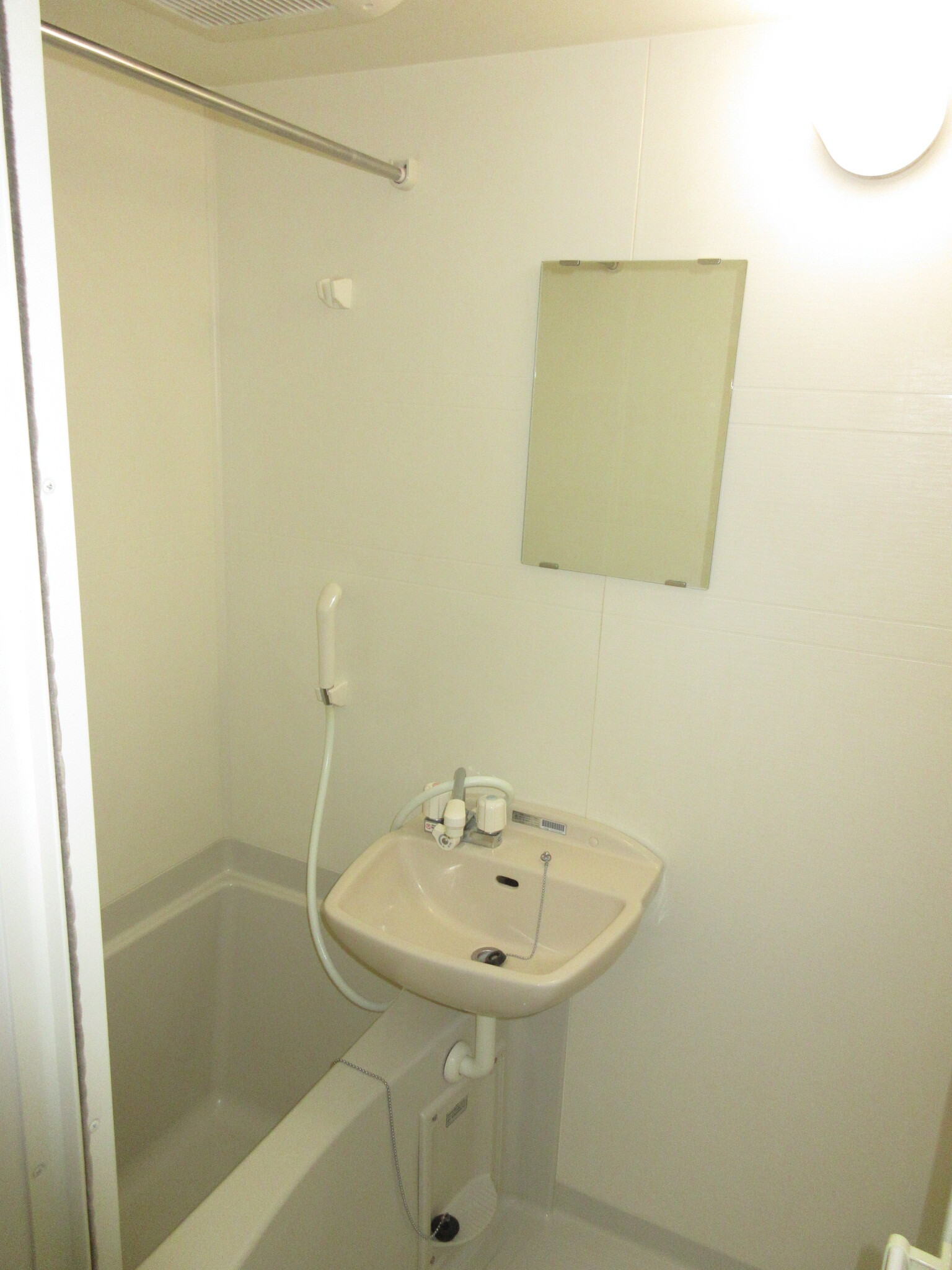 バス・シャワールーム　別のお部屋の写真となります