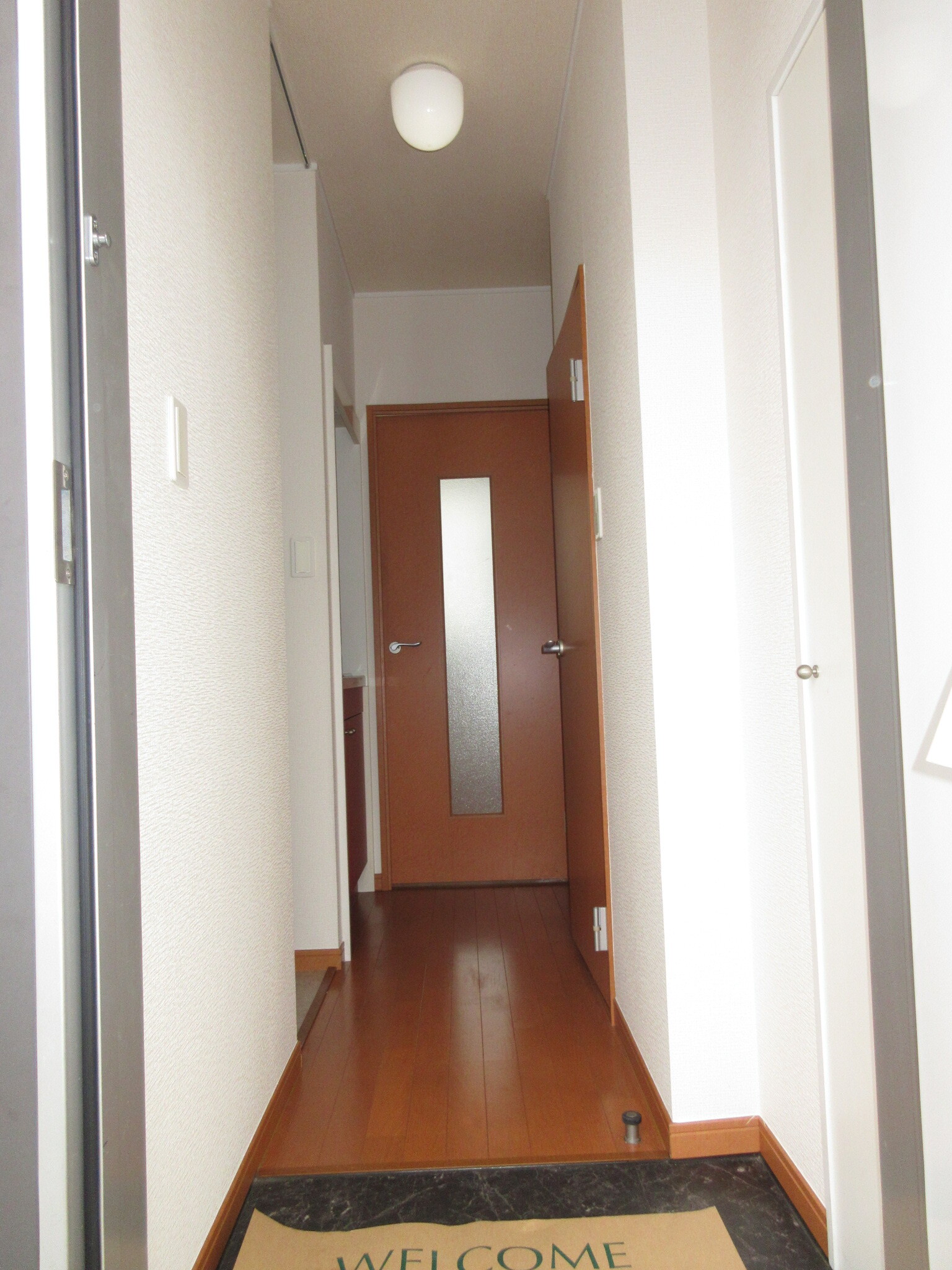 玄関　別のお部屋の写真となります