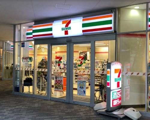 コンビニ　セブンイレブン ベイシティ晴海店（コンビニ）まで36m