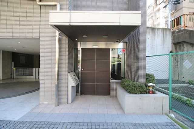 エントランス　★オートロック完備★