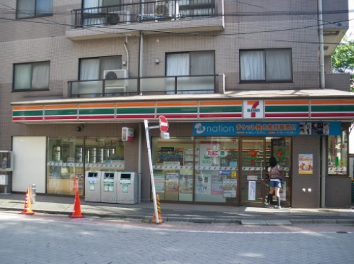 コンビニ　セブン-イレブン板橋東新町１丁目店（コンビニ）まで183m