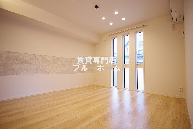 居室・リビング　12.8帖の広々としたリビング！