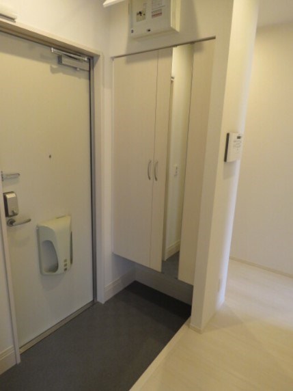 玄関　反転タイプ