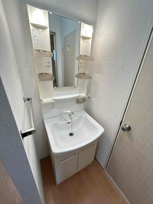 洗面設備　【冬築タウン・パートII F棟】洗面所