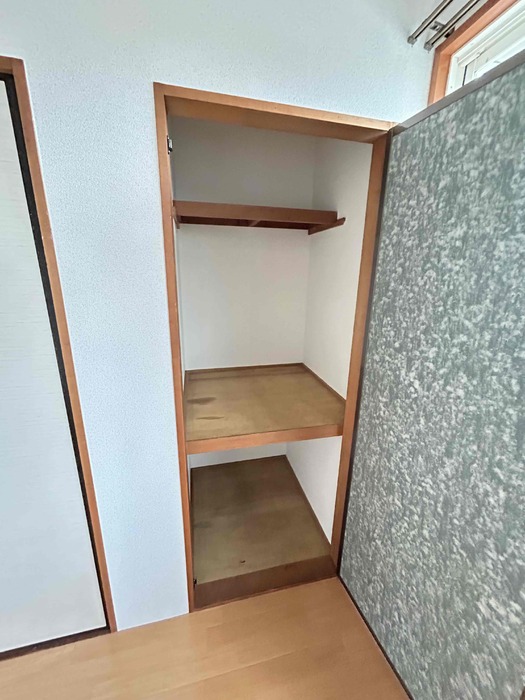 収納　【冬築タウン・パートII F棟】収納