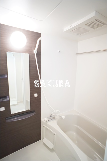 バス・シャワールーム　雨の日でも安心の浴室乾燥機付きです♪