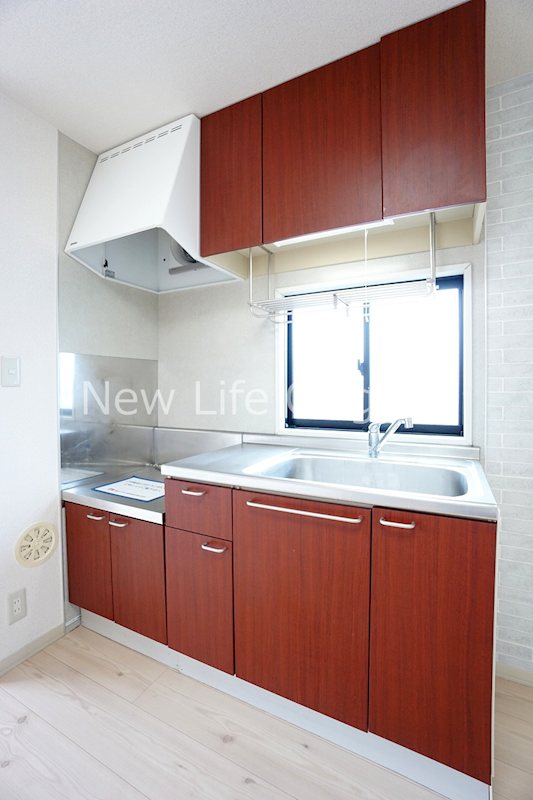 キッチン　窓がある明るいキッチンでお料理が楽しくなりそうです☆