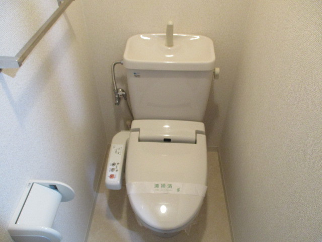 トイレ　ウォシュレット付きです