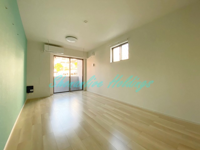 居室・リビング　二面採光・広々9.1帖のリビング